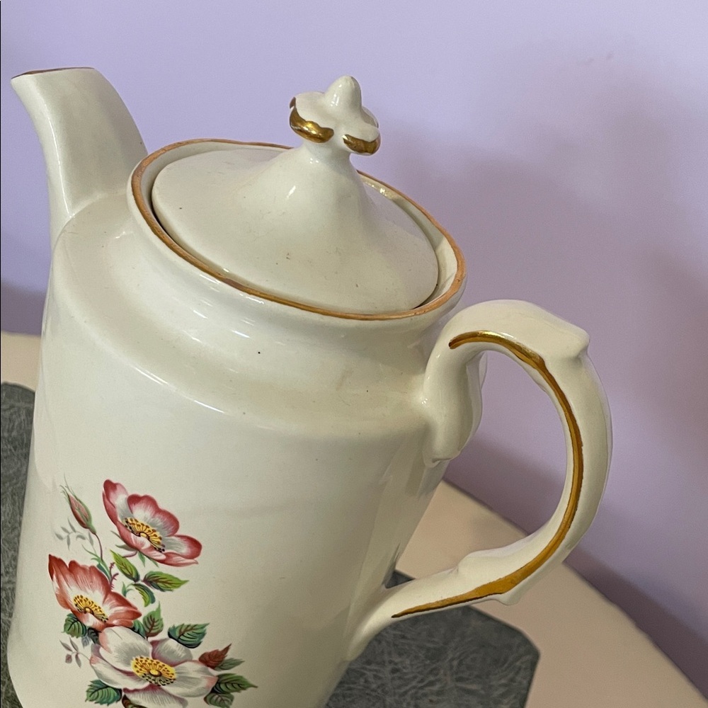 Vintage Floral Ceramic tea Pot - Cream with Pink & Green Flowers - Picture 2 of 2